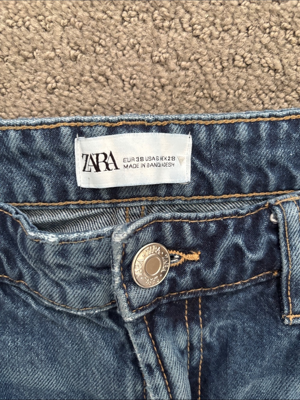Zara women’s  Medium Blue Straight-Leg Jeans - Picture 2 of 3